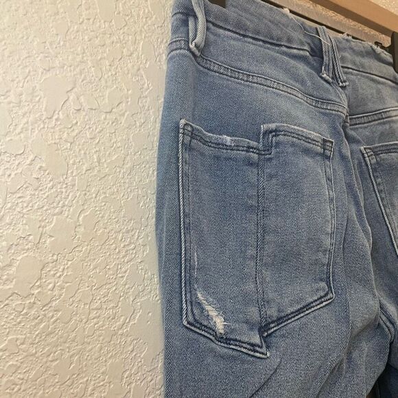 Good American Good Straight Cropped Raw Hem Light Wash Jeans Size 6/28 - Picture 8 of 12